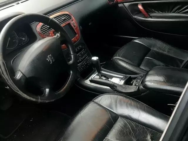 Peugeot 607 (2.7 HDI AT)