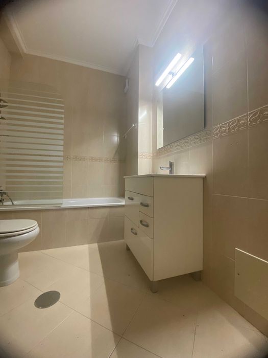 Apartamento T1+1 Centro de Lamas Garagem Individual Fechada