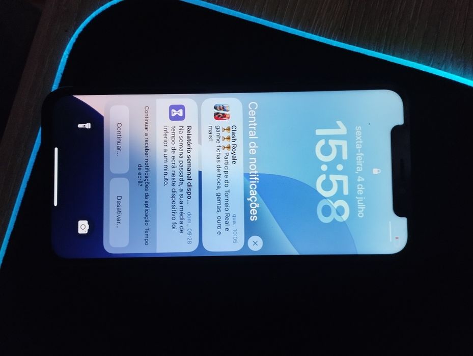 iPhone x usada funcional mas pra peças