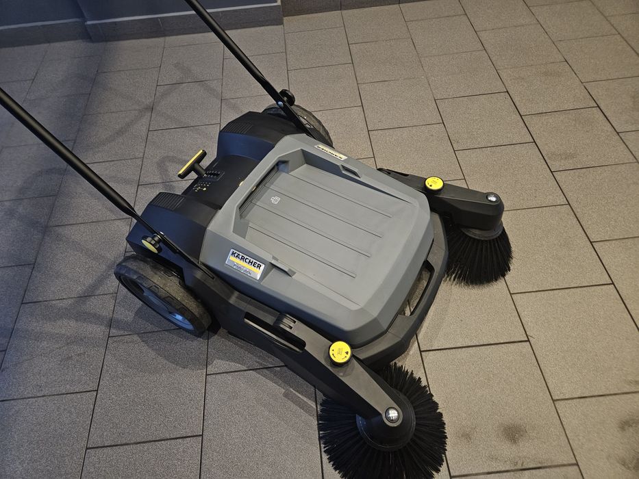 Zamiatarka Karcher Profesional