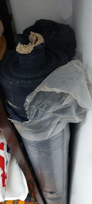 Rolos de tecido azul