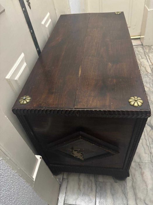 Arca de madeira antiga