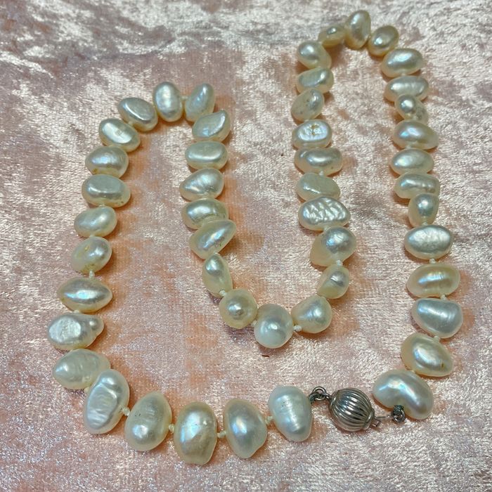 Colar pérolas fecho em prata