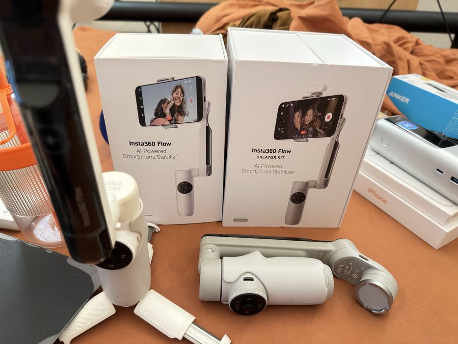 Insta360 Flow Branca e outra Creator Kit
