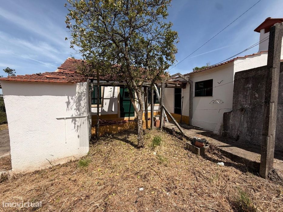 Moradia para renovação | Pias