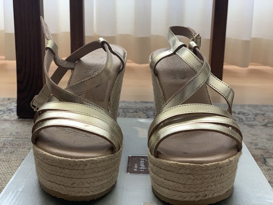 Sandalias Douradas - como novas