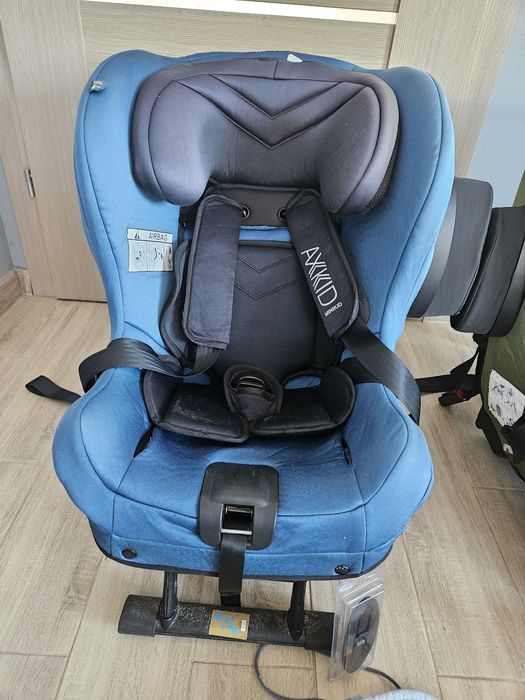 Fotelik axkid minikid 2.0 cena za jeden