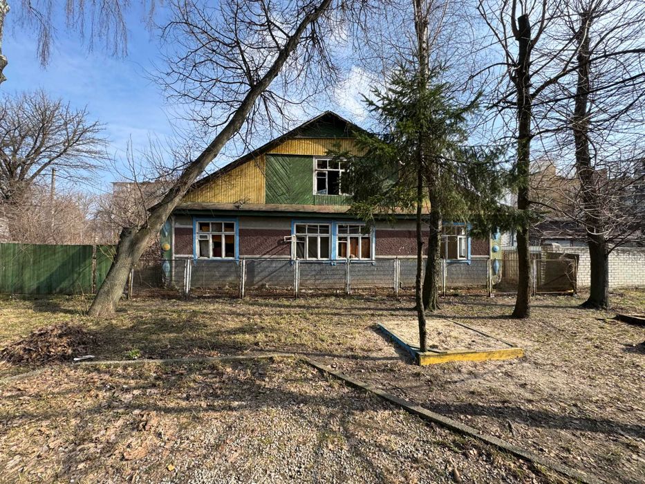 Продаж будинку під реконструкцію 4 соток землі р-н Глобала