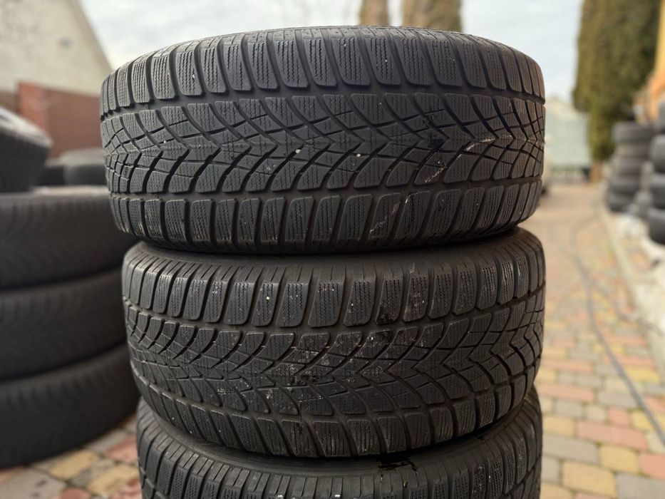 225/50R17 Dunlop зимова гума 2021 року