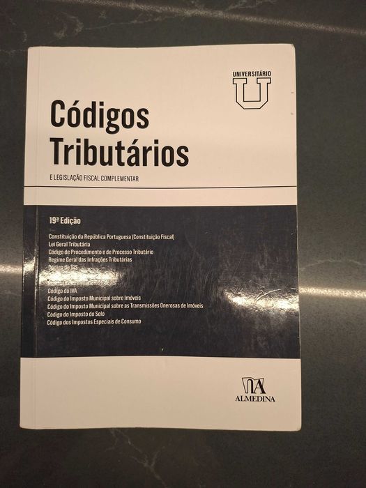 Livro 'Códigos Tributários' e Legislação Fiscal complementar (Universitário)