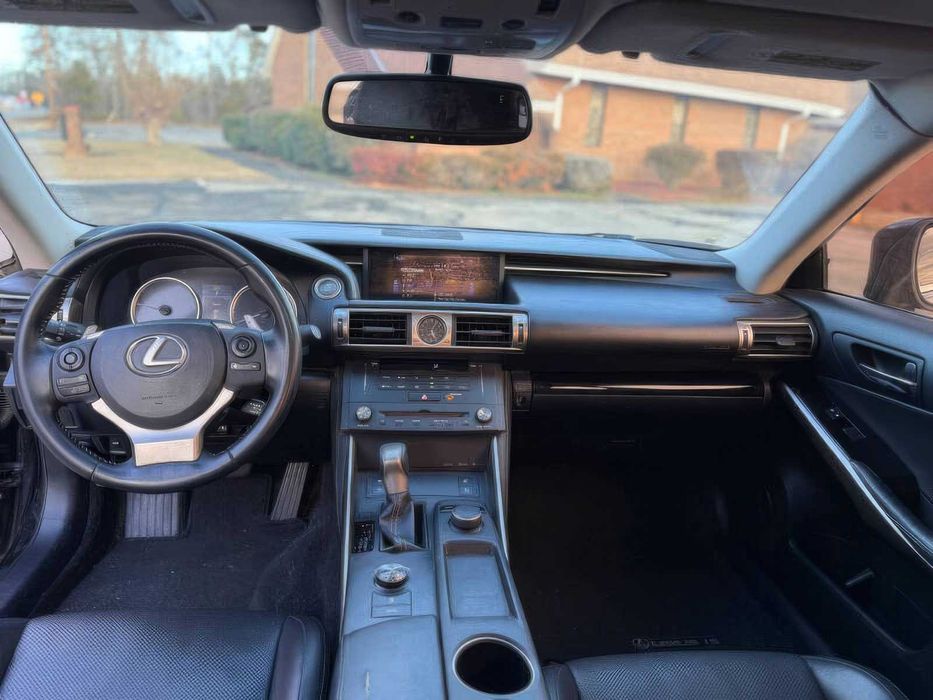 Lexus IS 250      2015