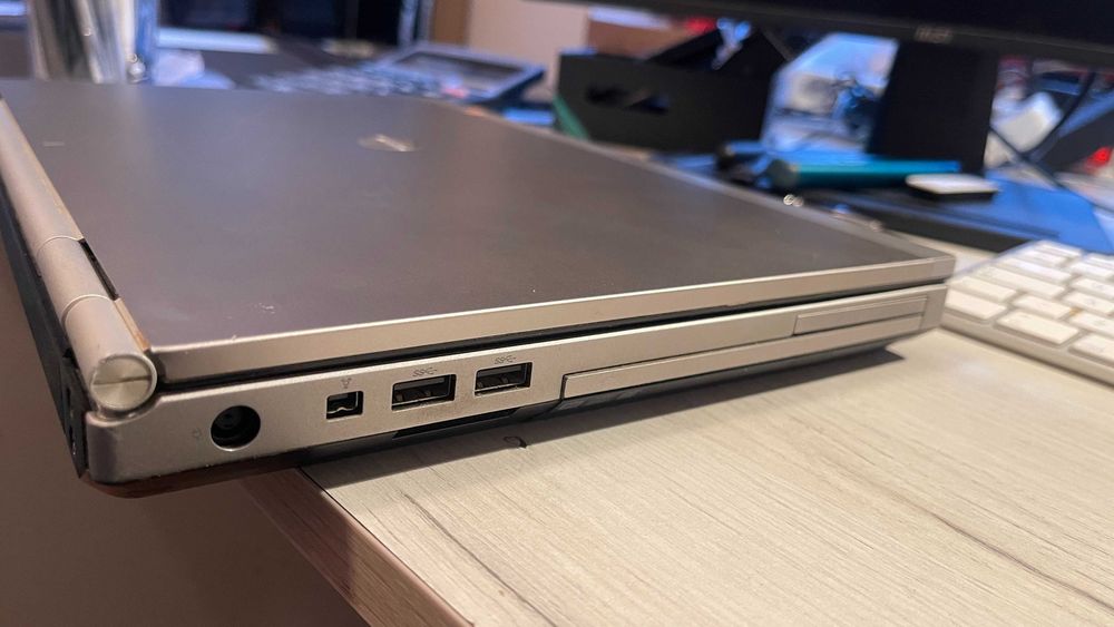 Aluminiowy laptop Biznesowy  Hp elitebook 8470p  + stacja dokująca