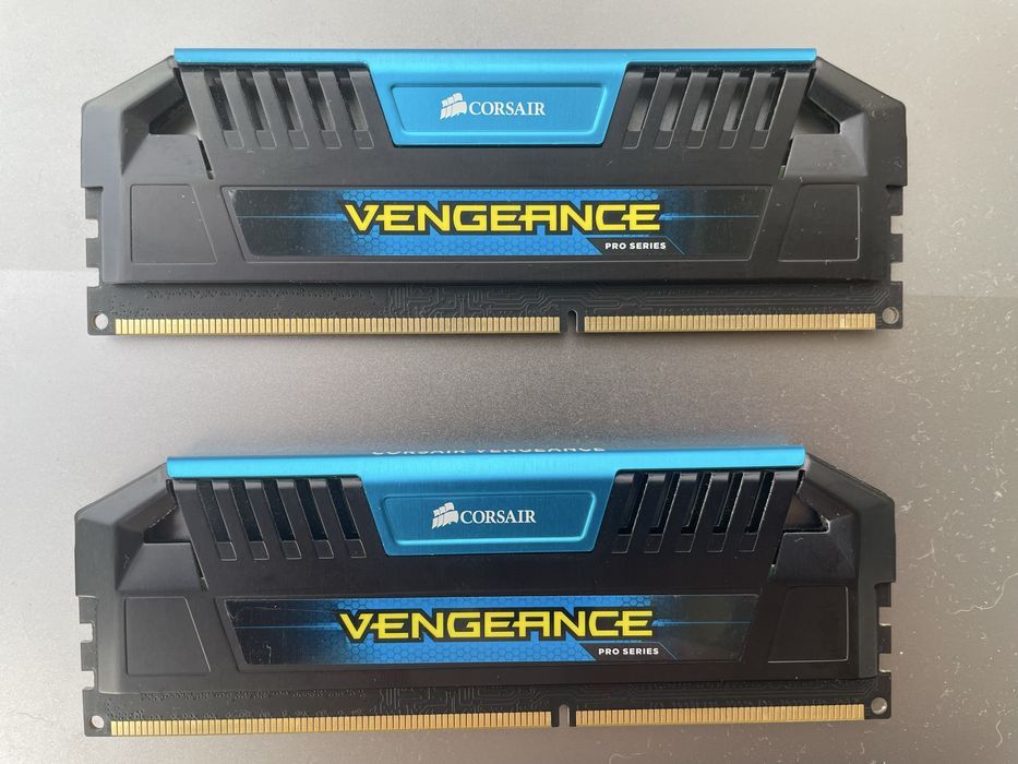 Оперативна память Ddr3 8 Gb (2*4Gb) 1866MHz