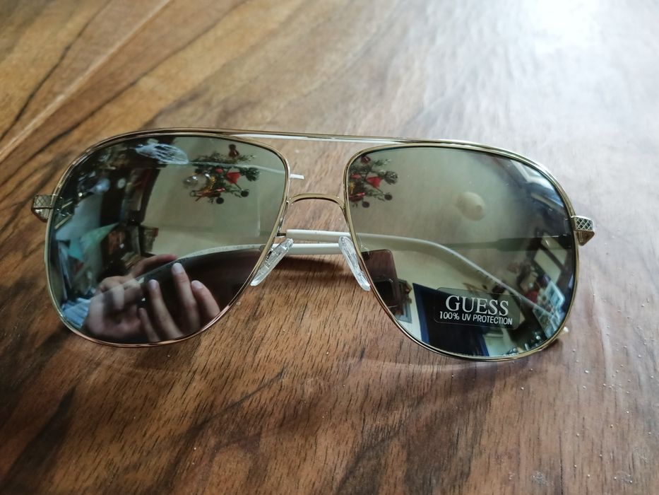 Pilotki srebrne Guess nowe