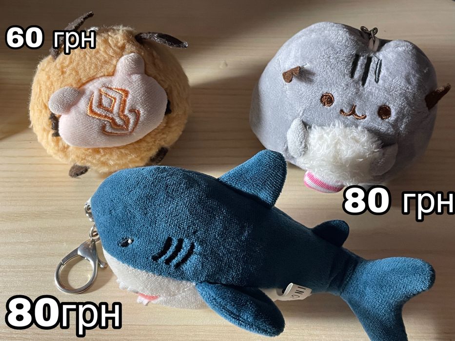 продам значки та аксесуари