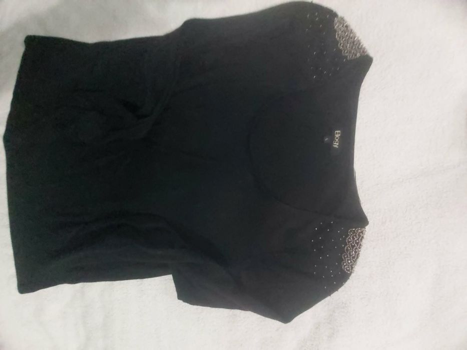 Vários peças vestuário de senhora