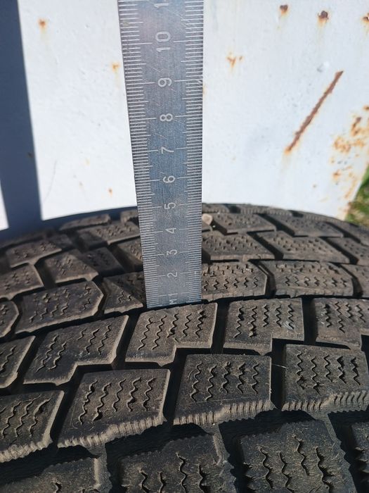 Шини резина R18.