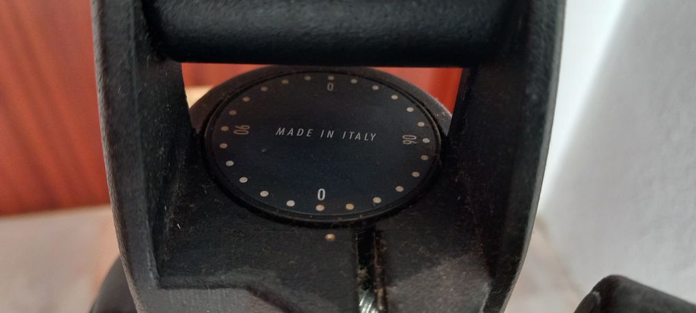 Tripé Manfrotto 141RC