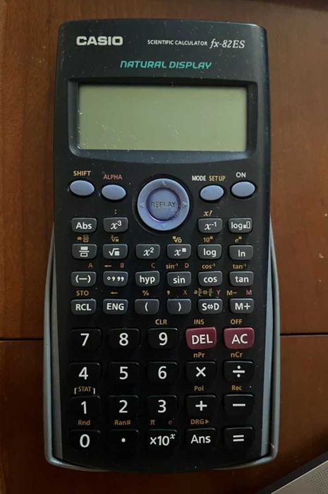Calculadora Científica Casio fx-82ES