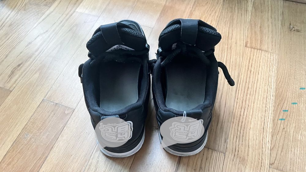 Sneakersy w styluLV