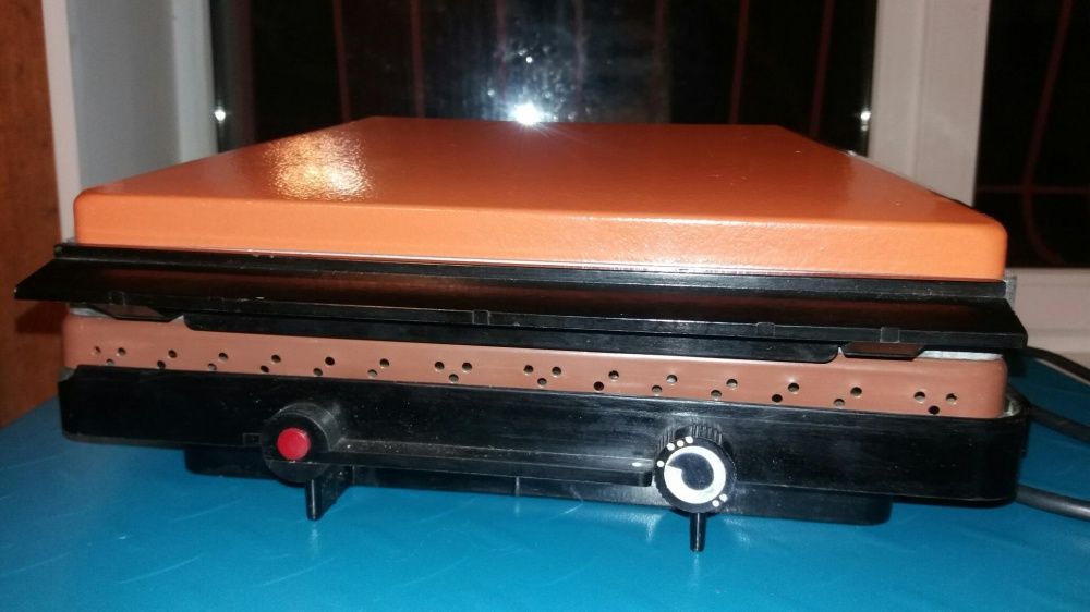 Электрошашлычница-вафельница-гриль.