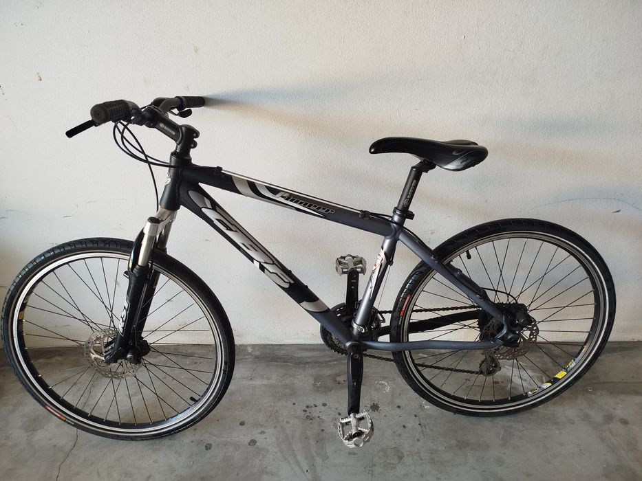 Bicicleta em alumínio