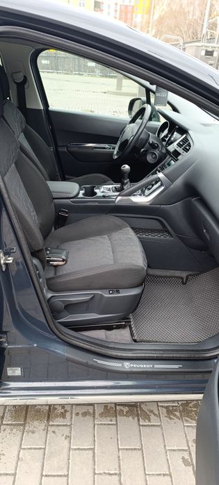 Пежо 3008 1,6 бензин