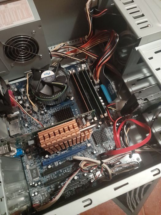 Vendo PC torre bom estado