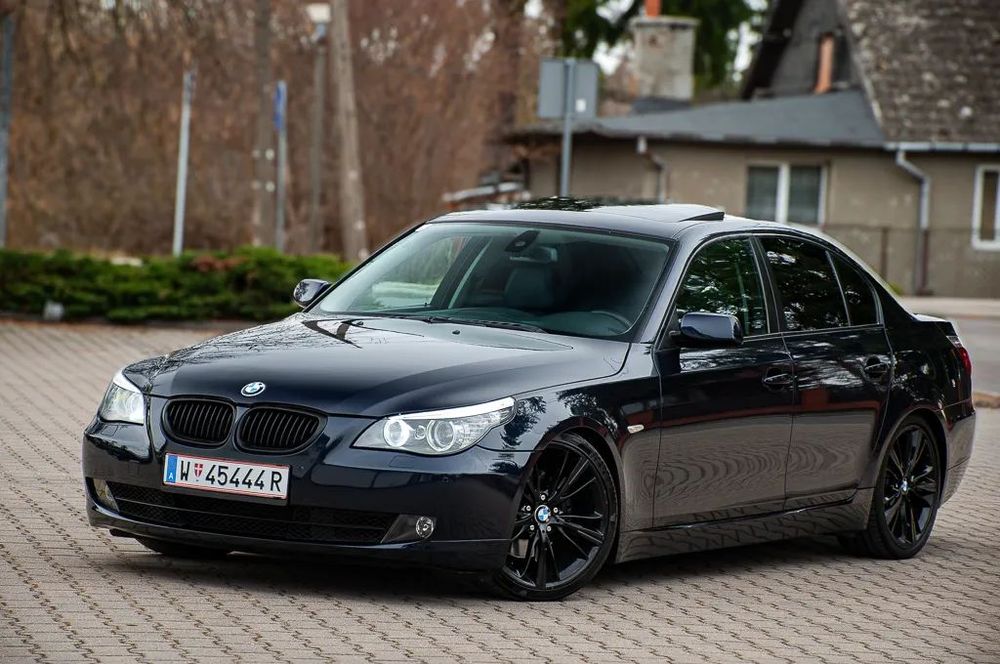 BMW Seria 5 235KM 530d Automat Szyberdach Navi Xenon Skóra Climatronic 2kpl Kół