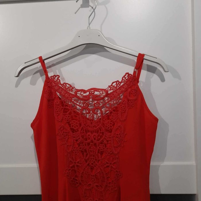 Sukienka damska krótka koronka na plecach