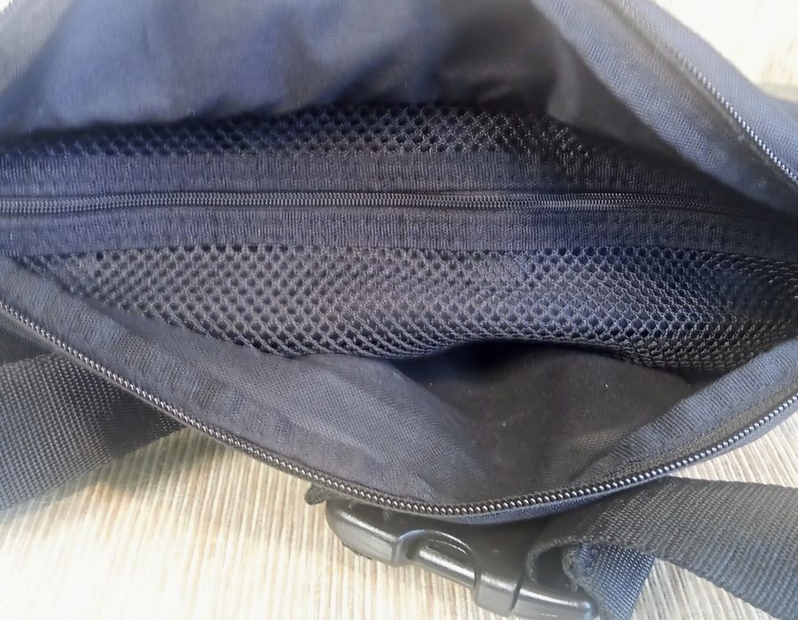Nerka saszetka na pas NIKE czarna
