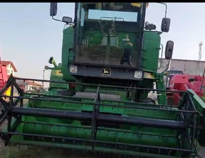 Продаю комбайн Джон дір  1042.  John Deer