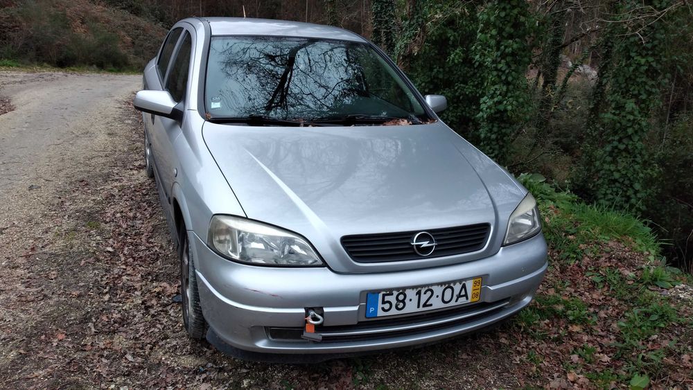 Carro com avaria motor