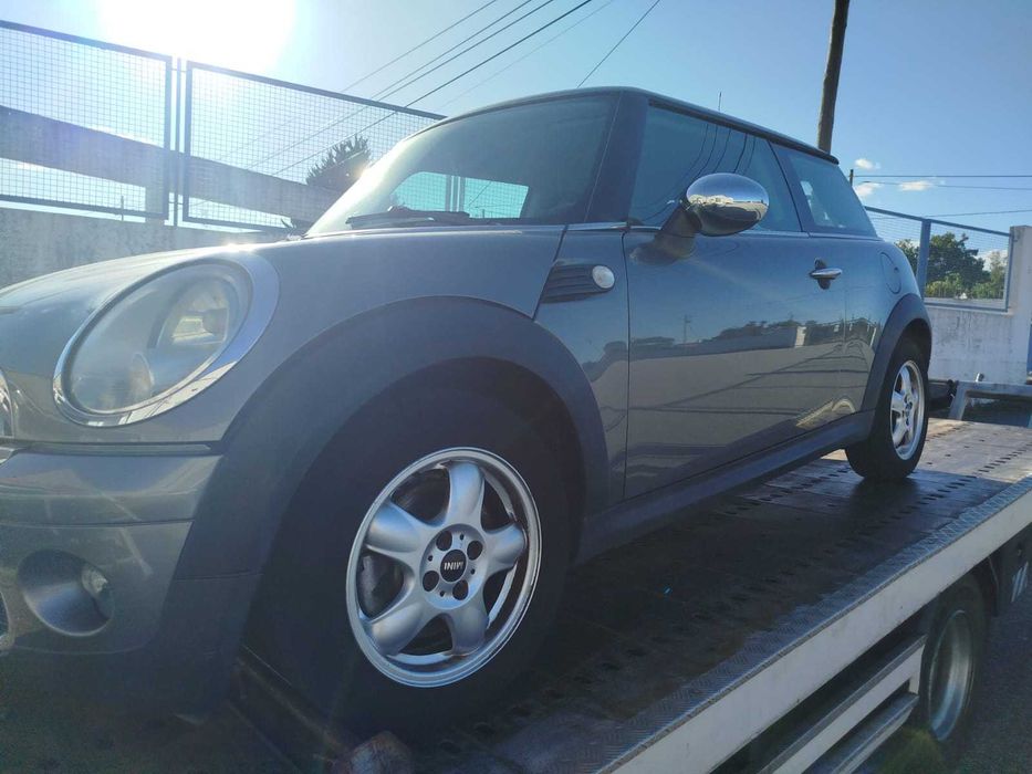 Para peças Mini Mini One 1.4I Ano 2009