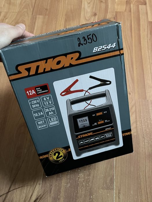 Зарядний пристрій для аккумулятора STHOR 82544