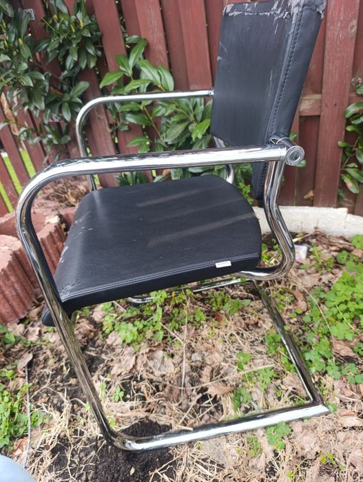 Krzesła stan obić słaby