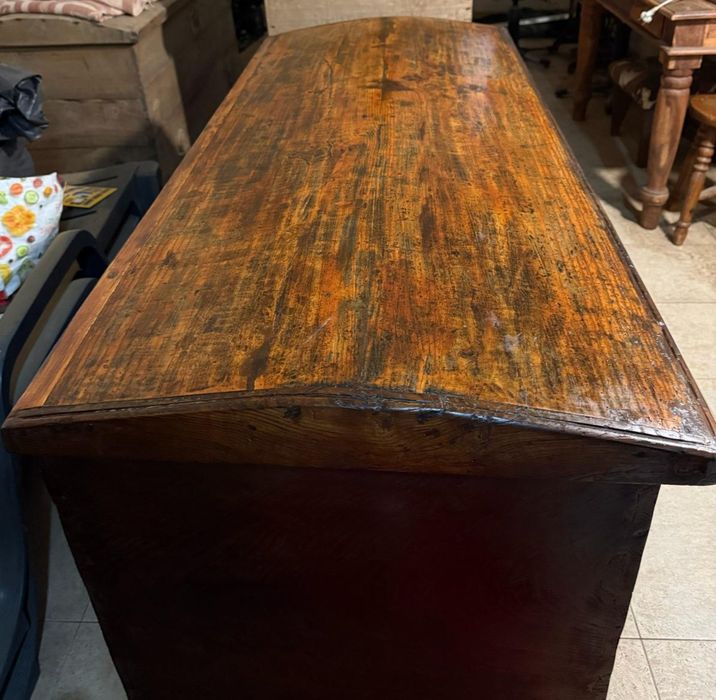 Arca Rústica em Castanho