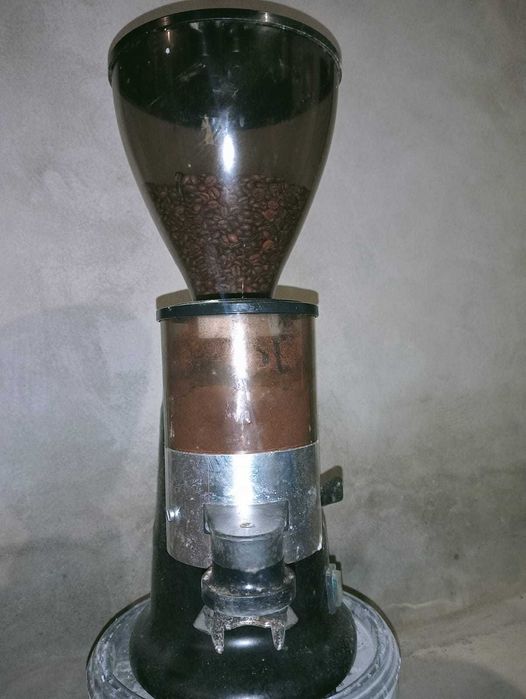 Máq de café Fiamma Caravel II + Moinho eléctrico