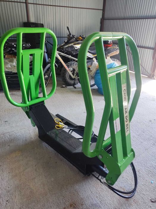 Chwytak do bel Balotow siana słomy METAL-TECHNIK 1 siłownik