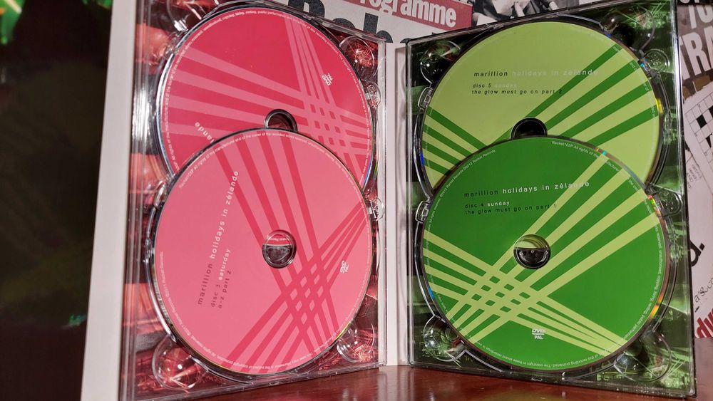 Marillion - Holidays In Zélande Live Koncert na 5x DVD Collector's BOX