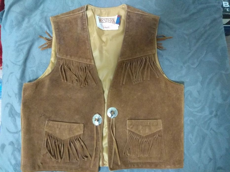 Жилетка из кожи.