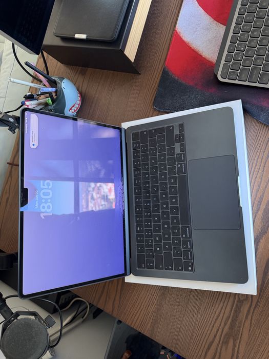 MacBook Air M5 13” | 16 GB | 512 GB SSD | Midnight | Como Novo