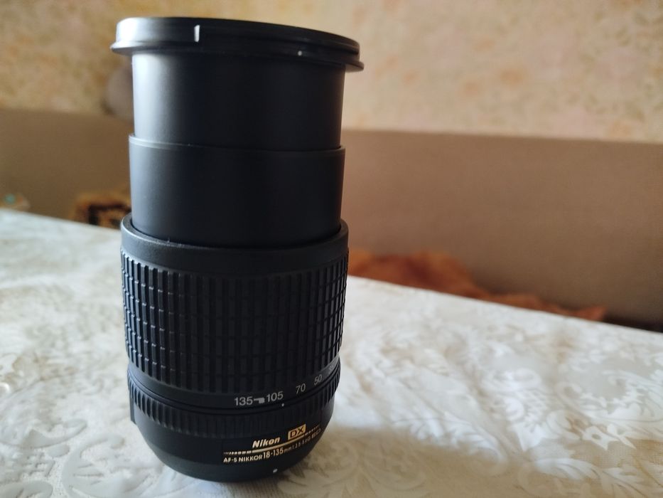 Обєктив Nikon DX