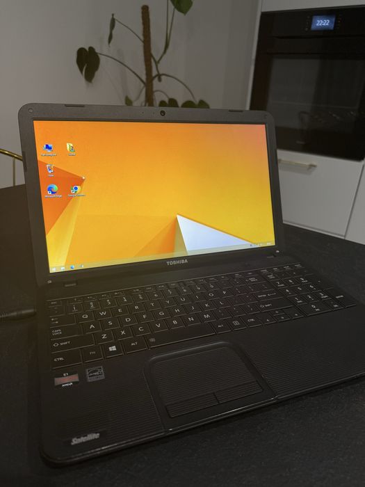 Toshiba Satellite C855d-S5196 15,6’ 500GB oryginalny Windows