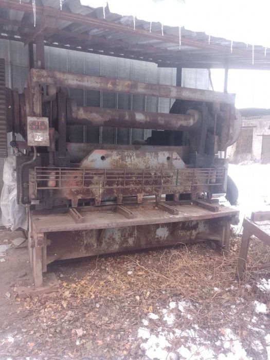 Гільотинні ножиці (18х2000 мм)