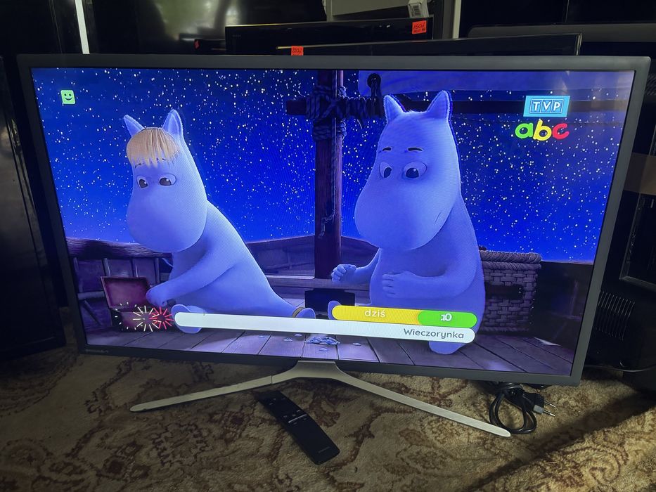 Telewizor LED Samsung 32 cale ze Smartem w dekoderem DVBT2