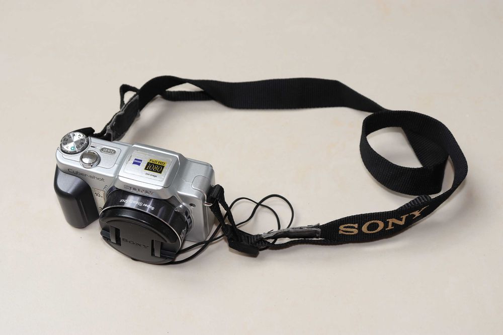 Aparat Sony Cyber-shot DSC-H10 nie wiem czy działa