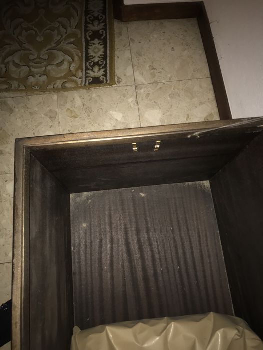 Arca madeira canfora com talhe manual