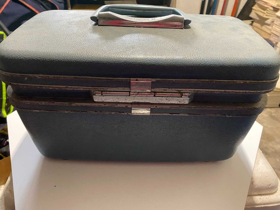 Mala de costura antiga da marca Samsonite