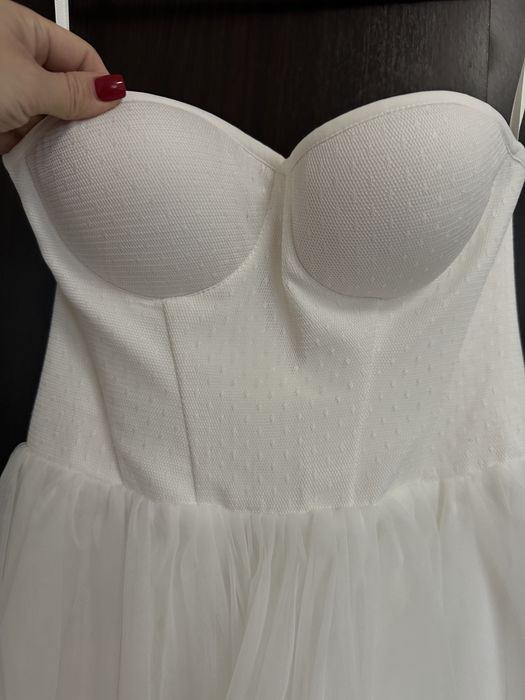 Весільне плаття з накидкою